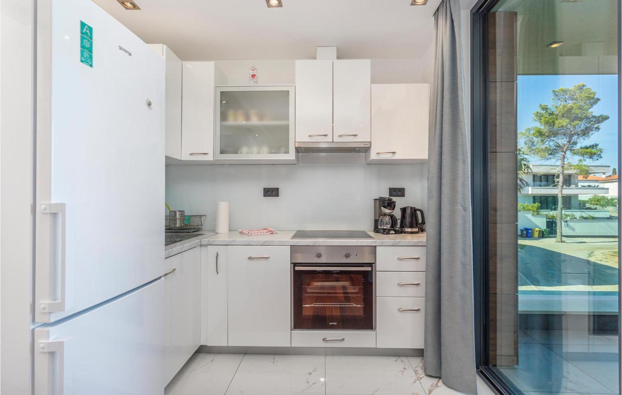 Stunning Apartment In Malinska With Kitchen Εξωτερικό φωτογραφία