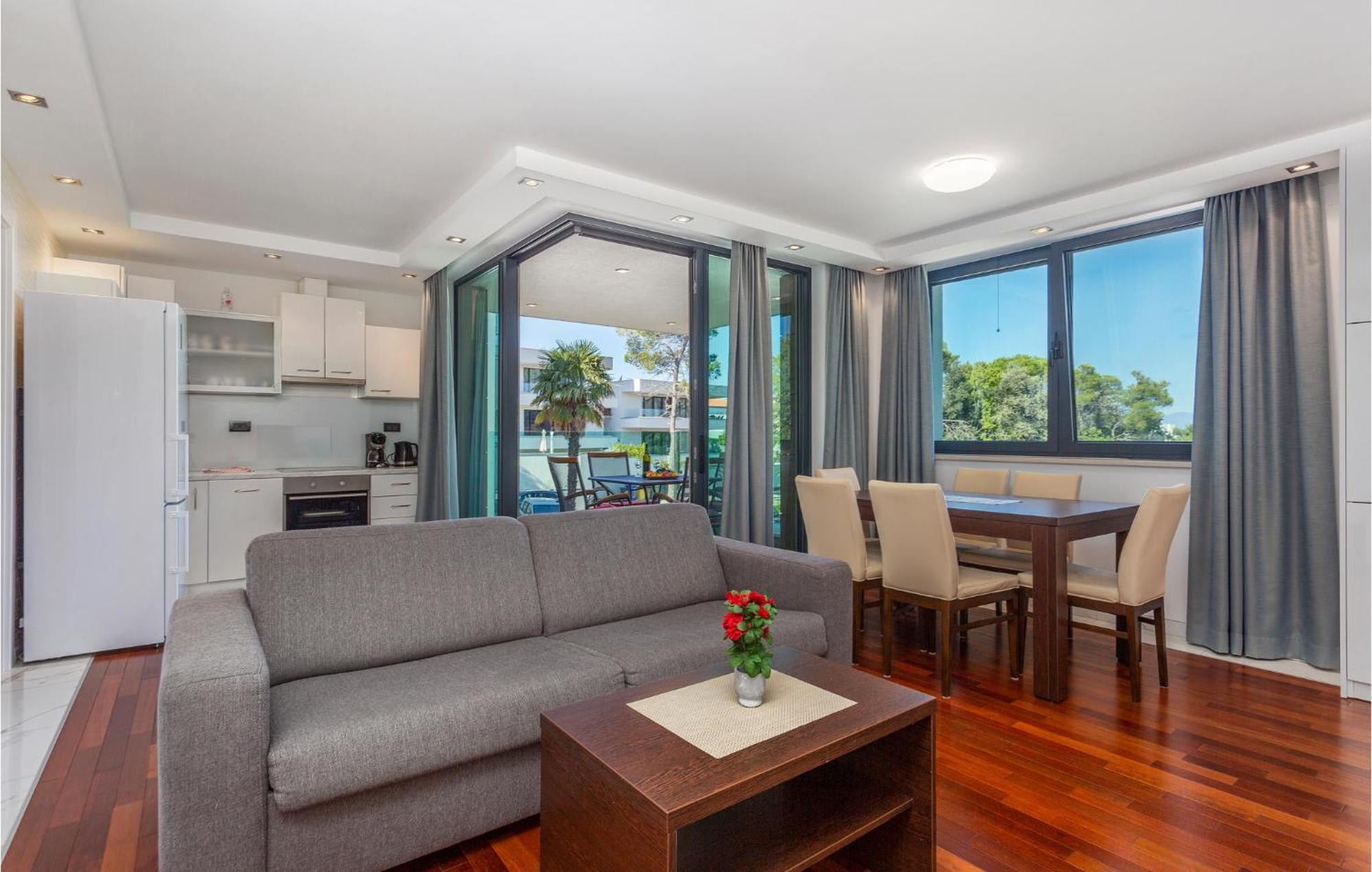 Stunning Apartment In Malinska With Kitchen Εξωτερικό φωτογραφία