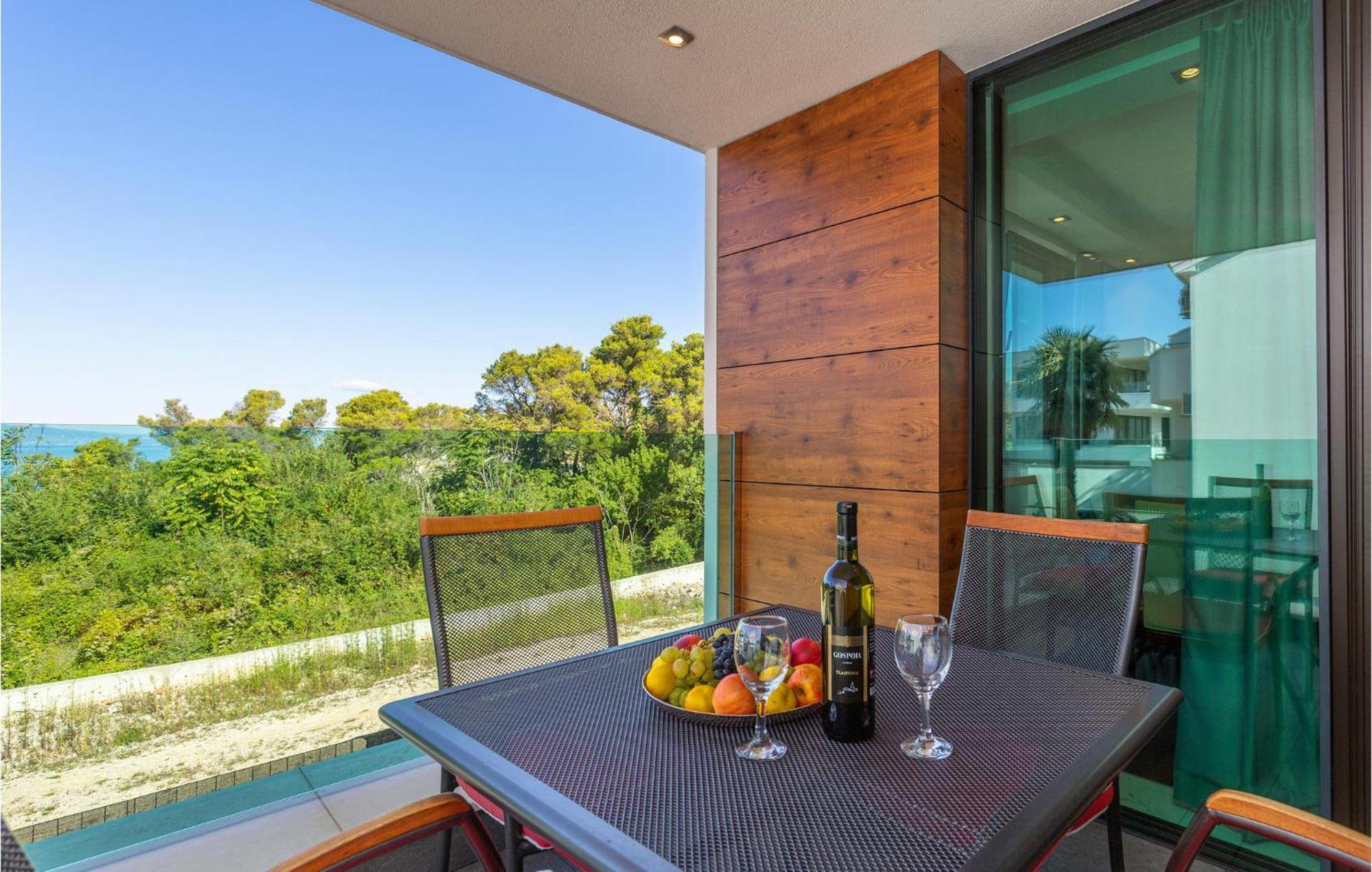 Stunning Apartment In Malinska With Kitchen Εξωτερικό φωτογραφία